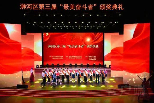 大学课余生活应该充实一点还是轻松一点？